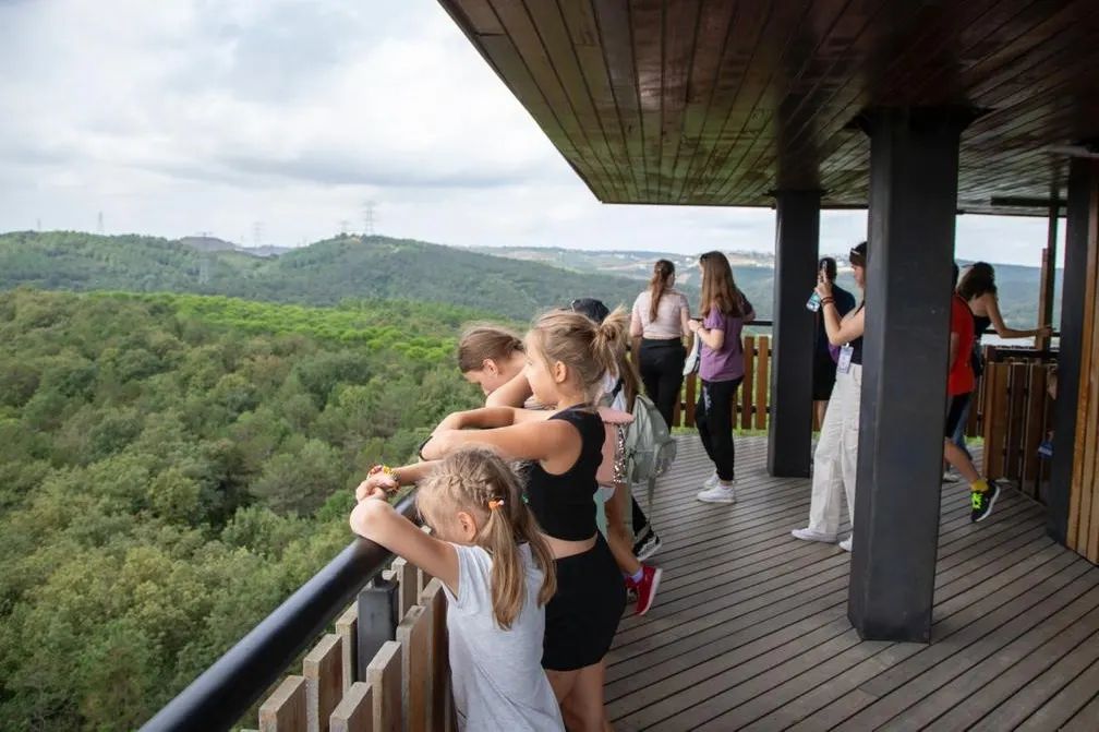 ukraynali-cocuklar-kemerburgaz-kent-ormani-2