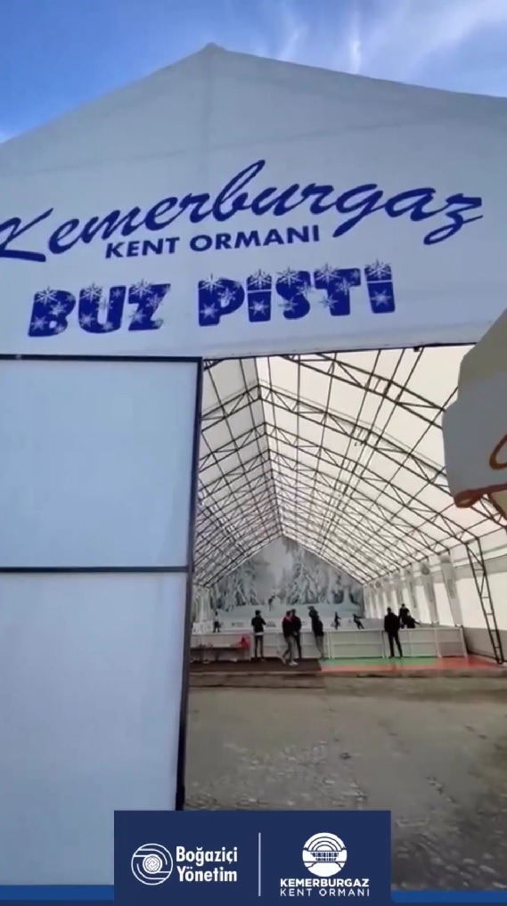 Kemerburgaz Kent Ormanı Buz Pisti Açıldı