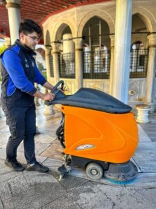 cami-temizlik-2_47_11zon