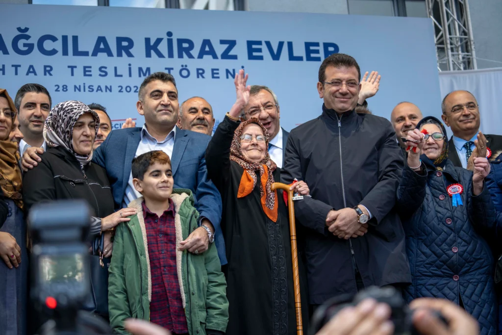 Kiptaş Bağcılar Kiraz Evler'de Anahtar Teslim Töreni Gerçekleşti
