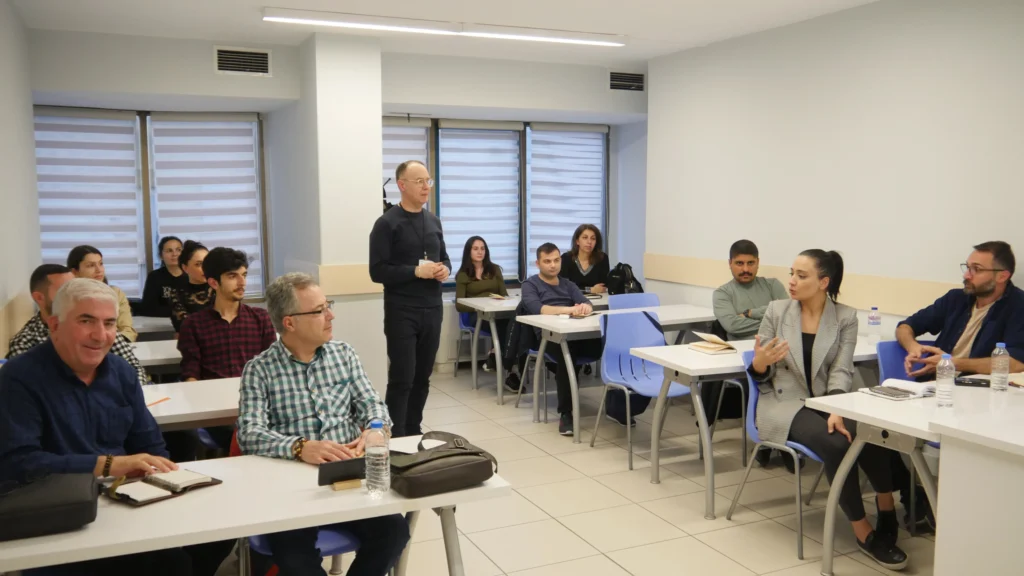 Sektöre Büyük Katkı Sunacağına İnandığımız Tesis Yönetimi Eğitimi Programı'nda Dersler Başladı